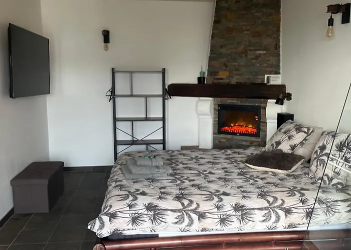 Studio Port Pin Vue Mer, Jacuzzi, Hammam, Parking Prives