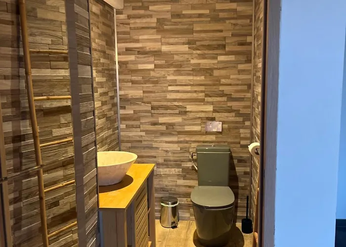 Studio Port Pin Vue Mer, Jacuzzi, Hammam, Parking Prives