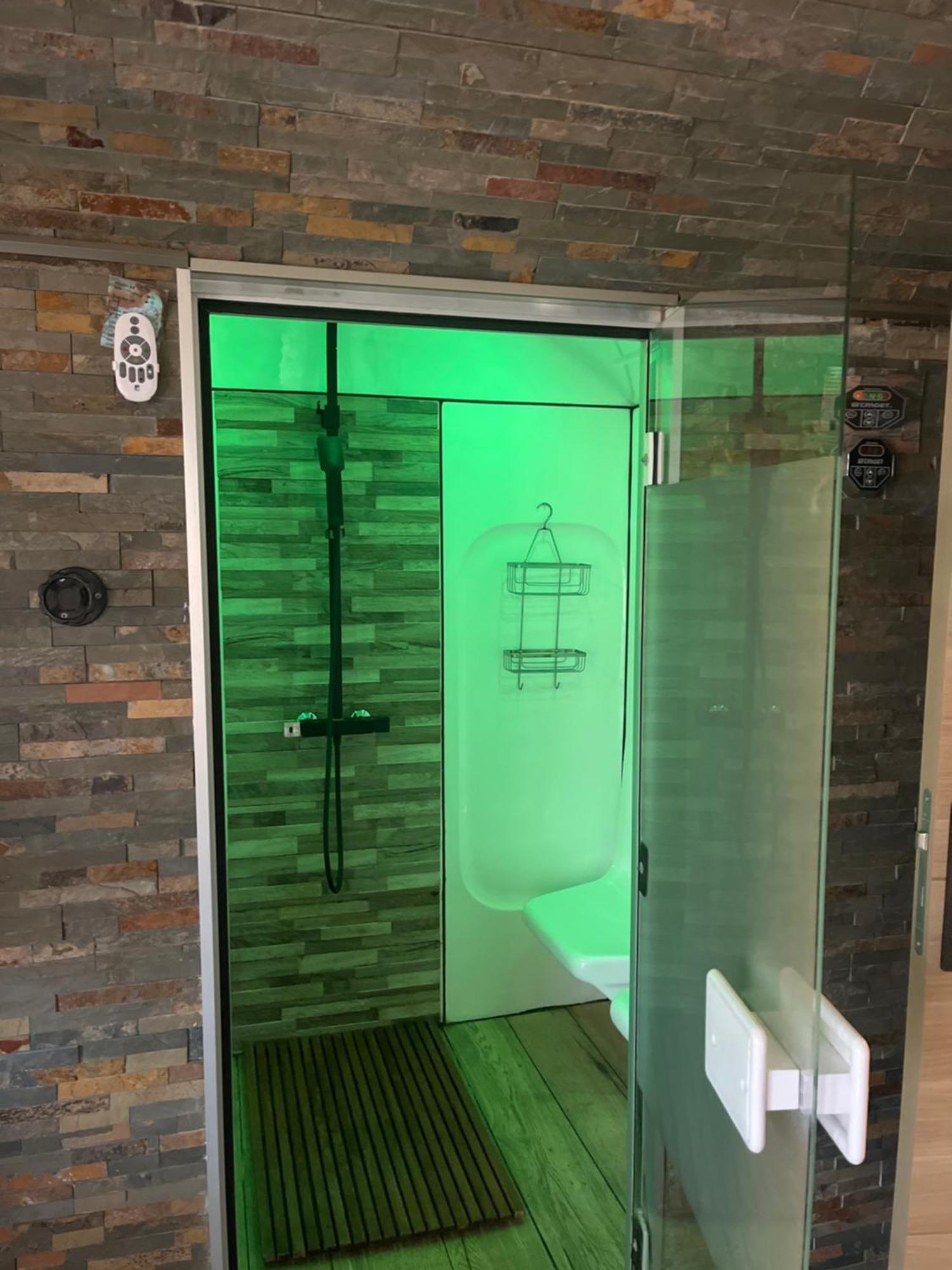 Apartment Port Pin Vue Mer, Jacuzzi, Hammam, Parking Prives